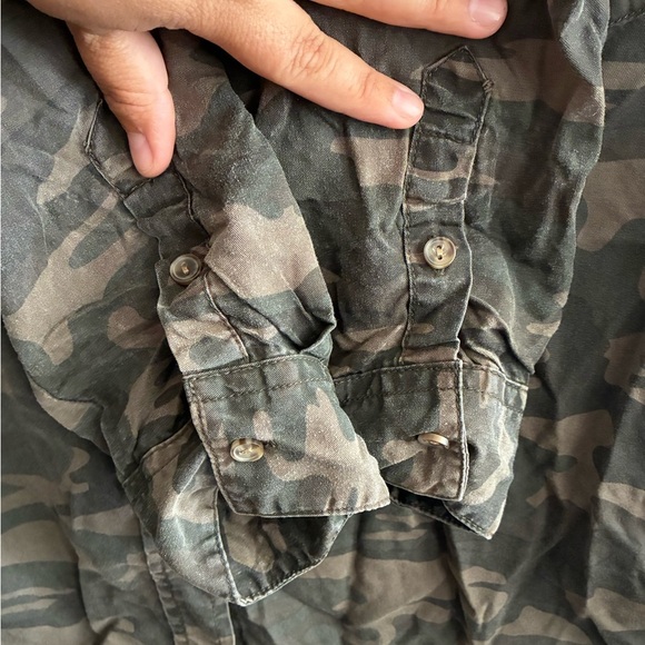 Social Standard by Sanctuary Ladies Tencel Boyfriend Shirt Camo M - Picture 9 of 12